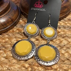 🍁NEW Paparazzi Yellow Earrings🍁